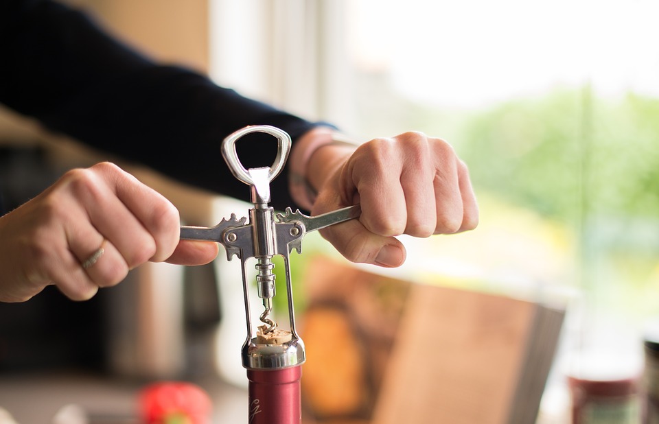 Comment ouvrez-vous vos bouteilles de vin ?